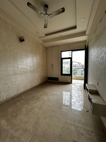 Room in 3 BHK Builder Floor at Niti Khand – for Sale