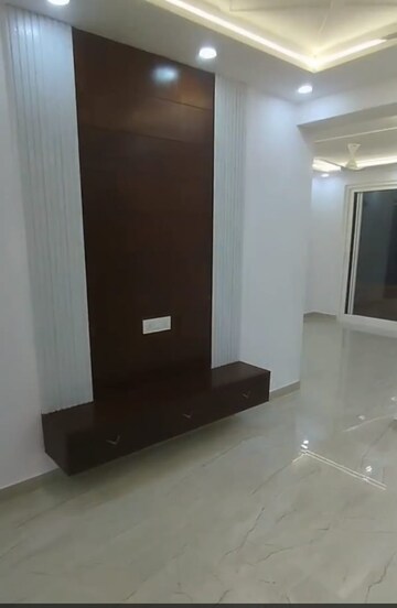 Room in 2 BHK Apartment at Sector 18, Dwarka – for Sale