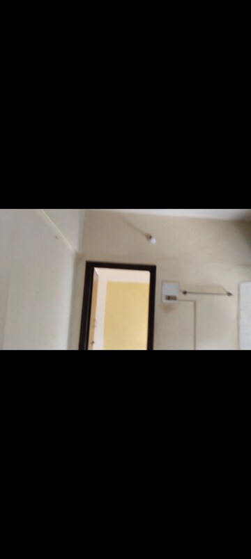 Room in 2 BHK Apartment at Shaw Blossom CHS, Nalasopara West – for Rent