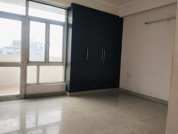 Room in 3 BHK Apartment at Supertech Ecociti, Sector 137 – for Sale