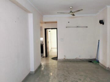 Room in 3 BHK Apartment at Supertech Ecociti, Sector 137 – for Sale
