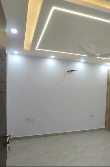 Room in 3 BHK Apartment at Sector 12 Dwarka – for Sale