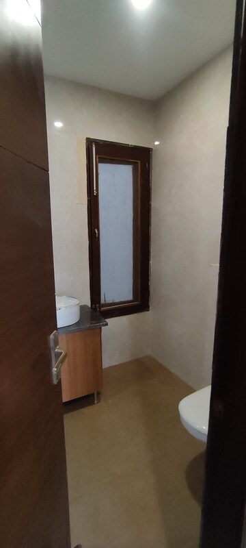 Furnished Amenities in 3 BHK Builder Floor at Sector 85 – for Sale