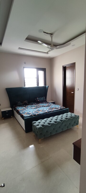 Furnished Amenities in 3 BHK Builder Floor at Sector 85 – for Sale