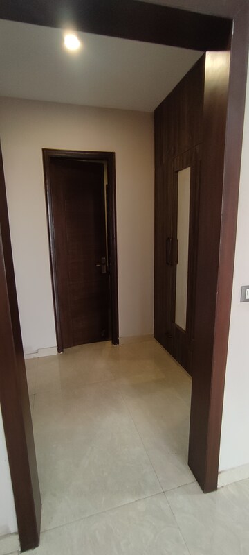 Furnished Amenities in 3 BHK Builder Floor at Sector 85 – for Sale