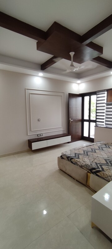 Furnished Amenities in 3 BHK Builder Floor at Sector 85 – for Sale
