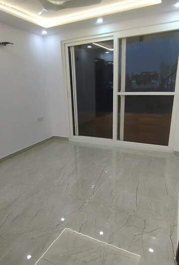 Room in 3 BHK Apartment at Sector 4, Dwarka – for Sale