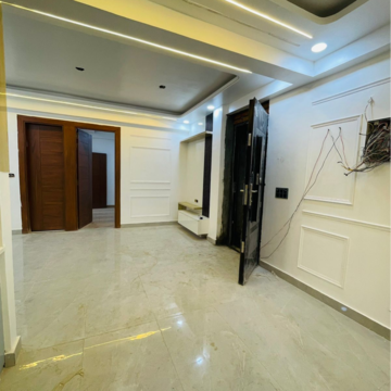 Room in 3 BHK Builder Floor at Sector 104 – for Sale