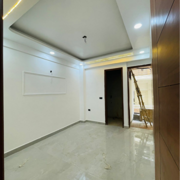 Room in 3 BHK Builder Floor at Sector 104 – for Sale