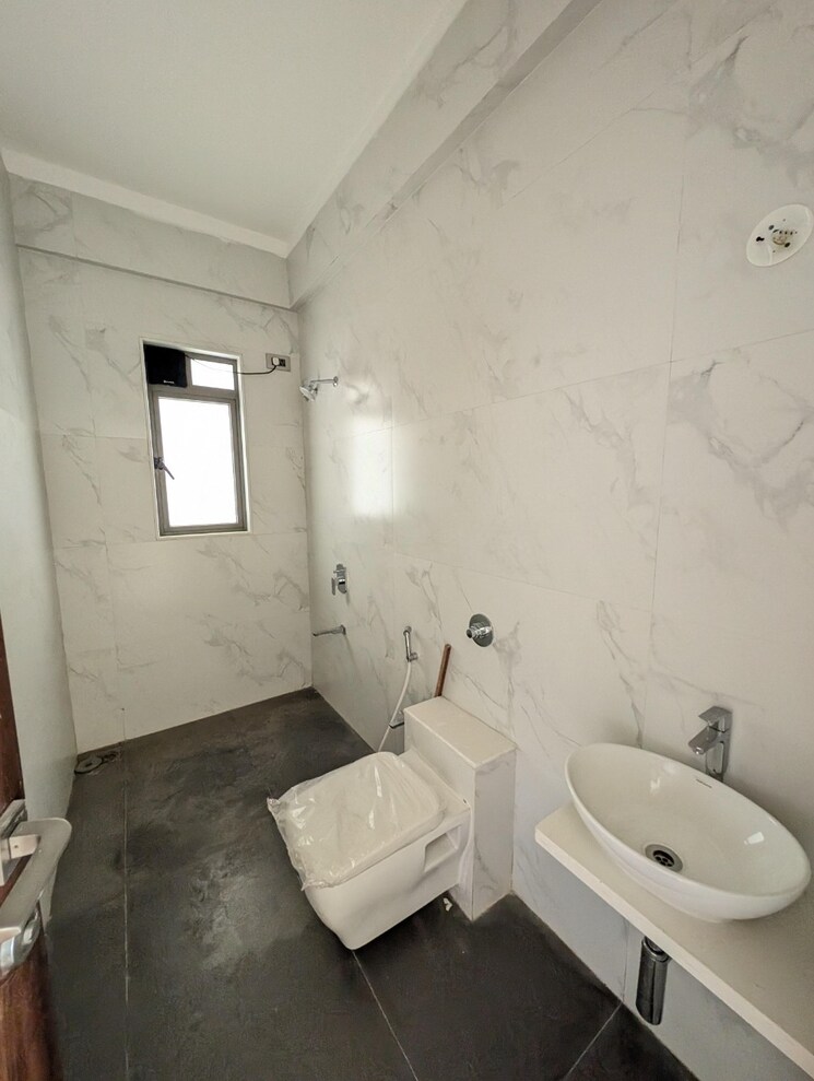 Bathroom, sugee-trimurti 3 Bedroom 1560 Sq.Ft. Apartment In Dadar West Mumbai 7558437