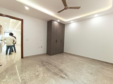 Room in 3 BHK Builder Floor at Vasant Kunj – for Sale