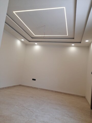 Room in 3 BHK Independent House at Kamta – for Sale