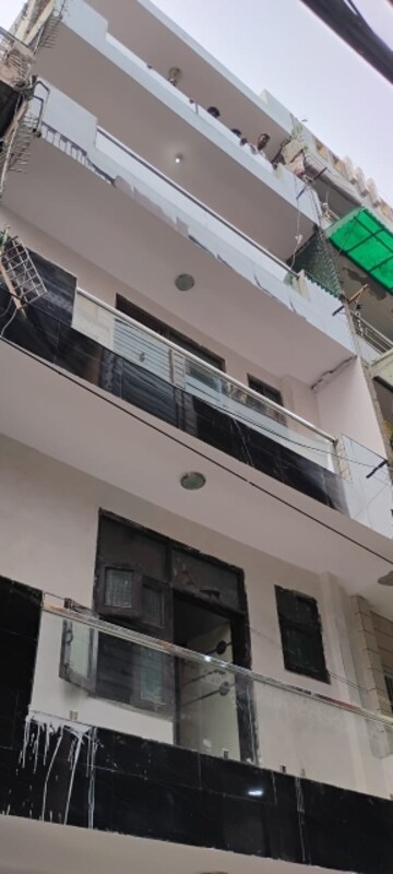  Plot For Sale in Mahavir Enclave 1