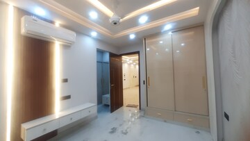 Room in 4 BHK Builder Floor at Hari Nagar – for Sale