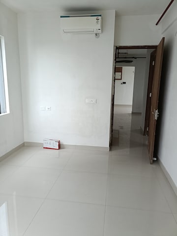 Room in 4 BHK Apartment at Sugam Morya, Tollygunge – for Sale
