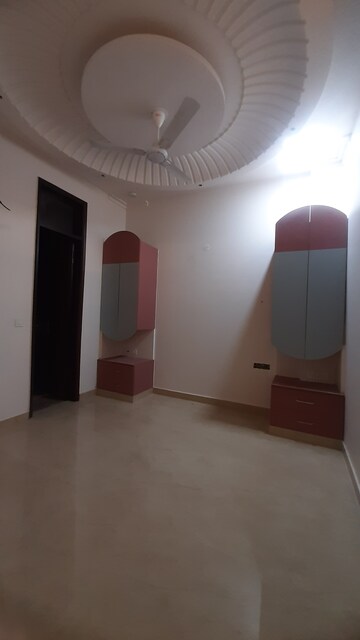 Furnished Amenities in 3 BHK Builder Floor at Hari Nagar – for Sale