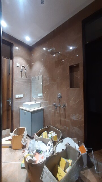 Furnished Amenities in 3 BHK Builder Floor at Hari Nagar – for Sale
