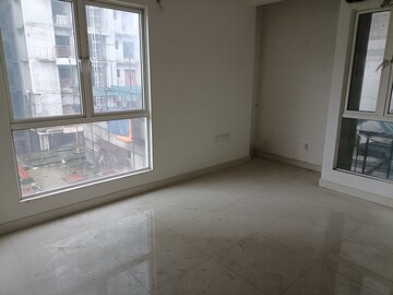 Room in 3 BHK Apartment at Vinayak Vista, Lake Town – for Sale