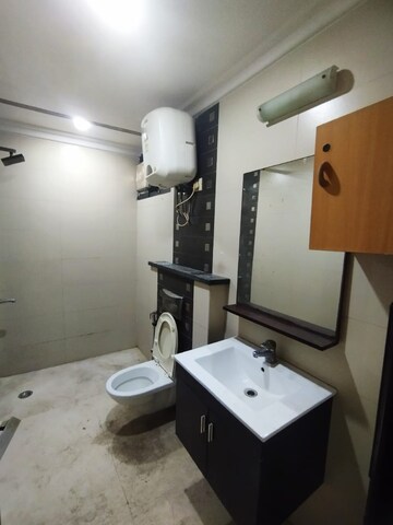 Master Bedroom in 3 BHK Builder Floor at Green Park – for Sale