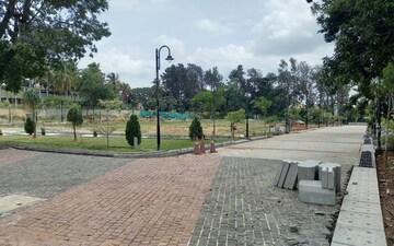 Plot For Sale in Tavarekere
