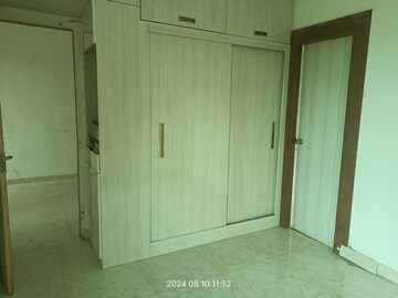Room in 3 BHK Apartment at Gaurs Siddhartham, Siddharth Vihar – for Sale
