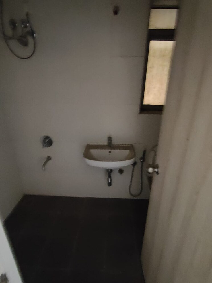 Bathroom, lodha-casa-rio-gold 2 Bedroom 686 Sq.Ft. Apartment In Dombivli East Thane 7558829