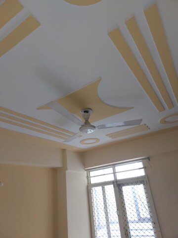 Furnished Amenities in 3.5 BHK Apartment at Panchsheel Greens, Sector 16 Greater Noida – for Sale
