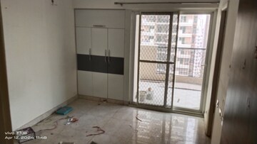 Room in 2 BHK Apartment at Gaurs Siddhartham, Siddharth Vihar – for Sale