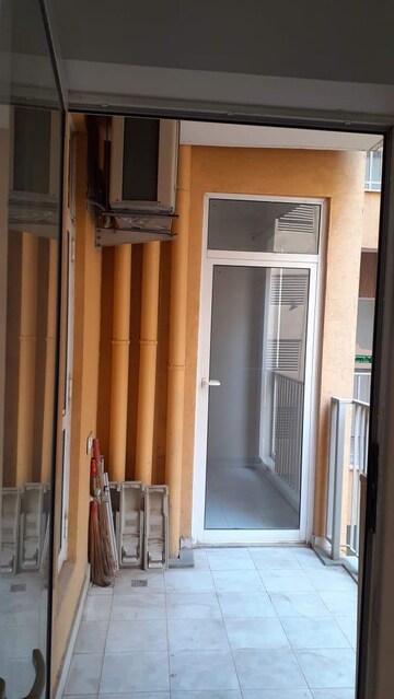 Building Lobby in 4 BHK Villa at Unitech Nirvana Country Aspen Greens, Sector 50 – for Sale