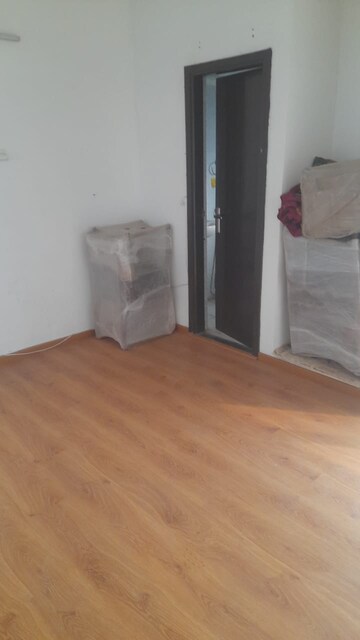 Room in 4 BHK Builder Floor at Sector 85 – for Sale