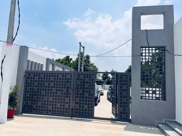  Plot For Sale in Amausi