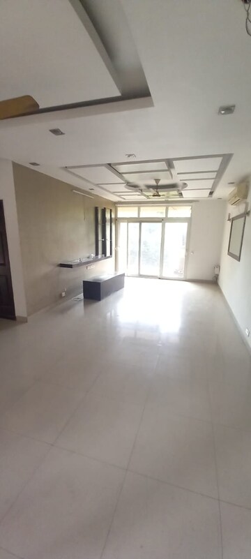 Kitchen in 3 BHK Apartment at Omaxe The Nile, Sector 49 – for Sale