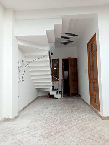 Building Lobby in 3 BHK Villa at Gomti Nagar – for Sale