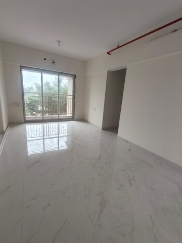 Room in 2 BHK Apartment at Raunak Unnathi Woods Supreme, Ghodbunder Road – for Sale
