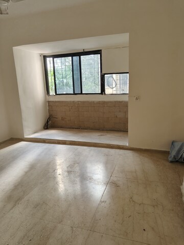 Room in 2 BHK Apartment at Oakland Park, Andheri West – for Sale