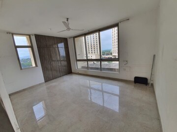 Room in 3 BHK Apartment at Ghodbunder Road – for Sale