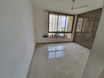 Room in 3 BHK Apartment at Ghodbunder Road – for Sale