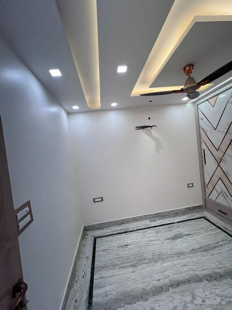 Bathroom, burari 2 Bedroom 85 Sq.Yd. Builder Floor In Burari Delhi 7560590