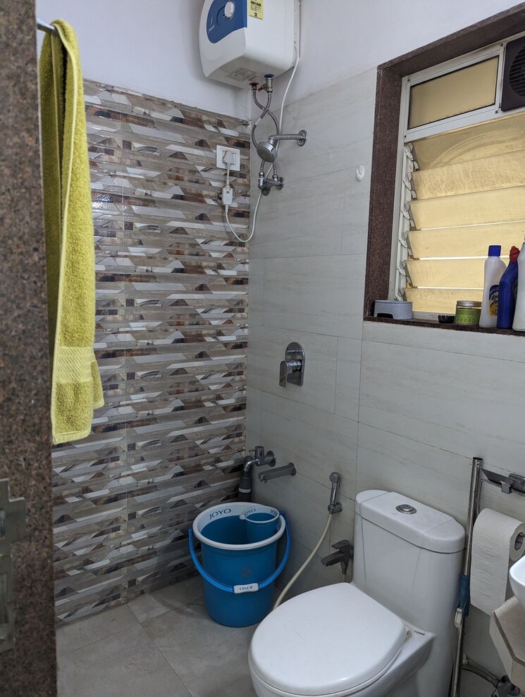 Bathroom, rutu-city 2 Bedroom 650 Sq.Ft. Apartment In Kasarvadavali Thane 7560661