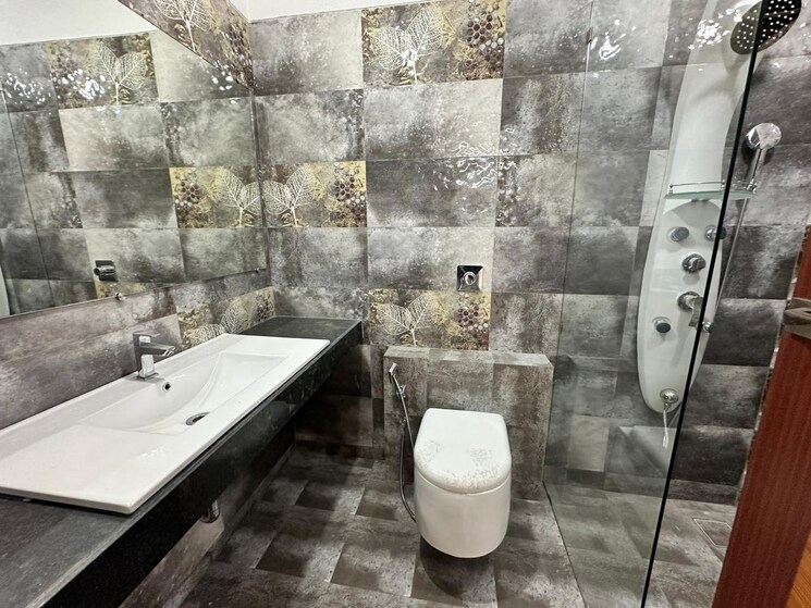 Bathroom, paradise-sai-world-city-phase-2 4 Bedroom 2800 Sq.Ft. Apartment In New Panvel Navi Mumbai 7560833