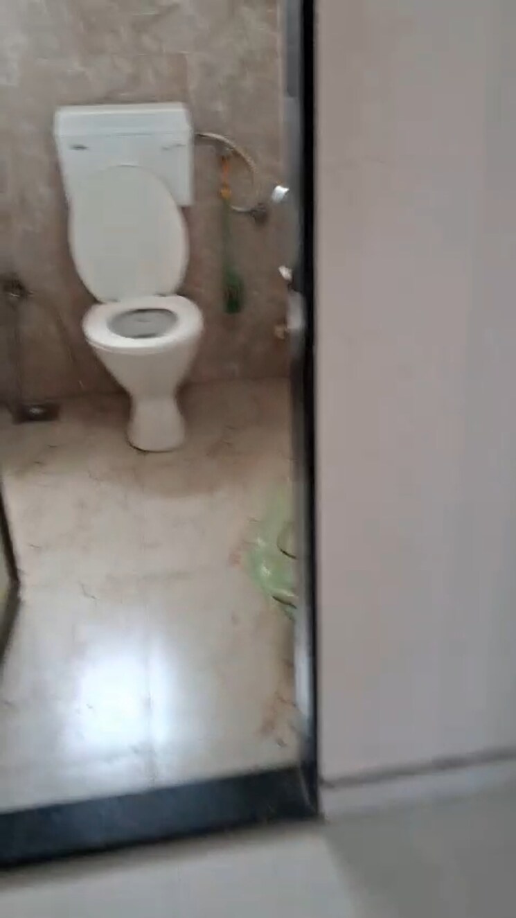 Bathroom, gee-jumbo-darshan 2 Bedroom 860 Sq.Ft. Apartment In Andheri East Mumbai 7560859