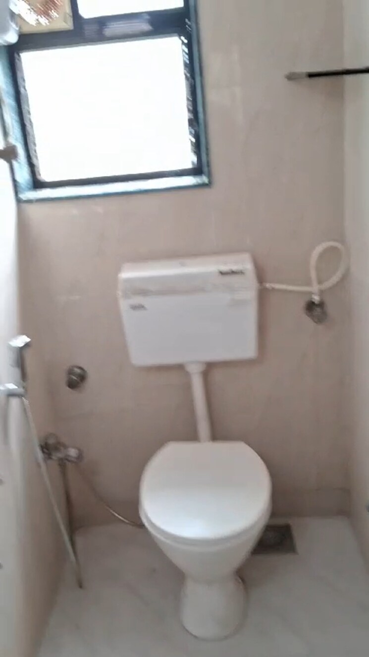 Bathroom, gee-jumbo-darshan 2 Bedroom 860 Sq.Ft. Apartment In Andheri East Mumbai 7560859