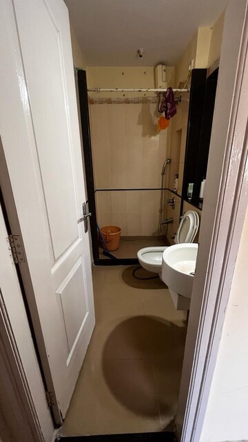 Bathroom in 2.5 BHK Apartment at Ashish Swapnalok Towers, Goregaon East – for Sale