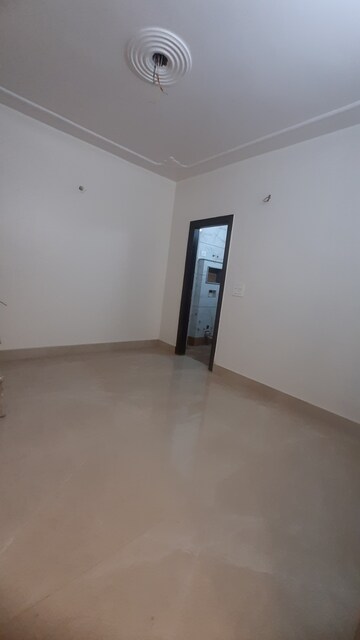 Room in 3 BHK Builder Floor at Hari Nagar – for Sale