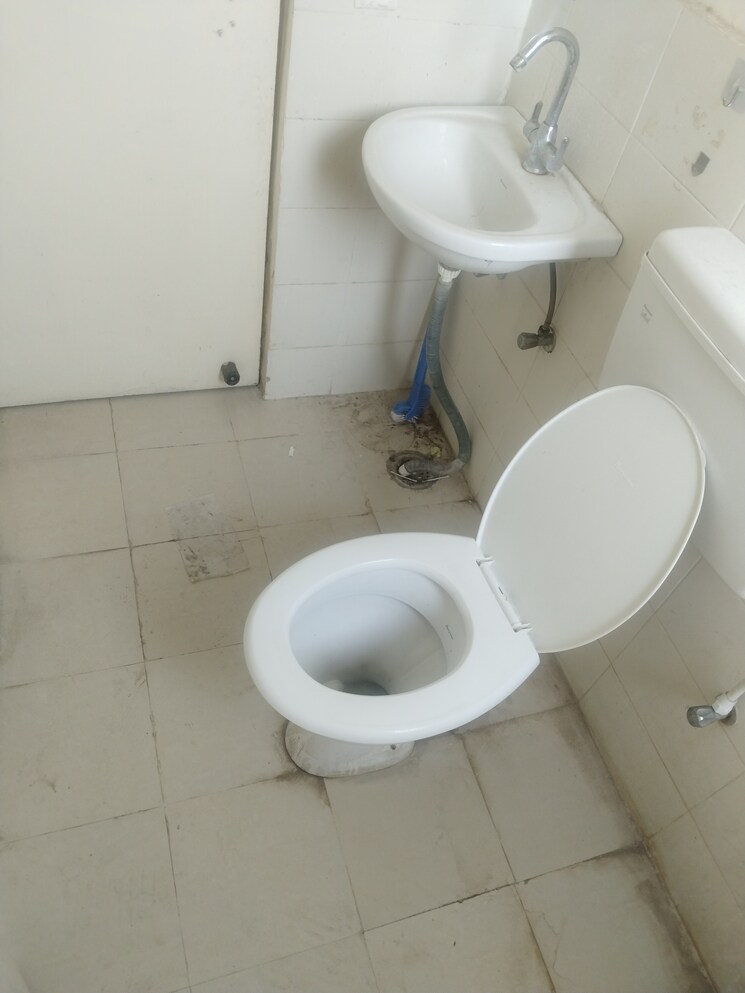 Bathroom, conscient-habitat-78 3 Bedroom 750 Sq.Ft. Apartment In Sector 78 Faridabad 7561221