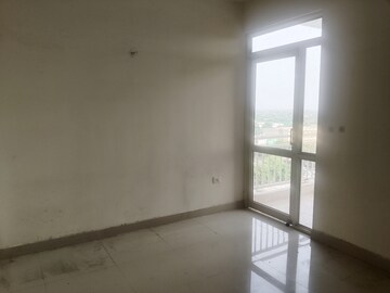 Room in 3 BHK Apartment at Conscient Habitat 78, Sector 78 – for Sale