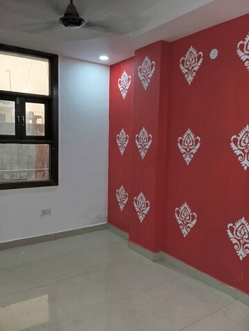 Room in 3.5 BHK Builder Floor at Shalimar Garden – for Sale