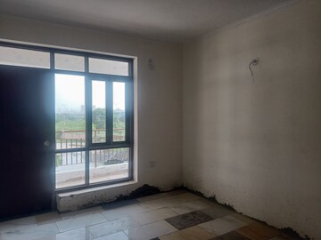 Room in 2 BHK Apartment at Cosmos Express 99, Sector 99 – for Sale