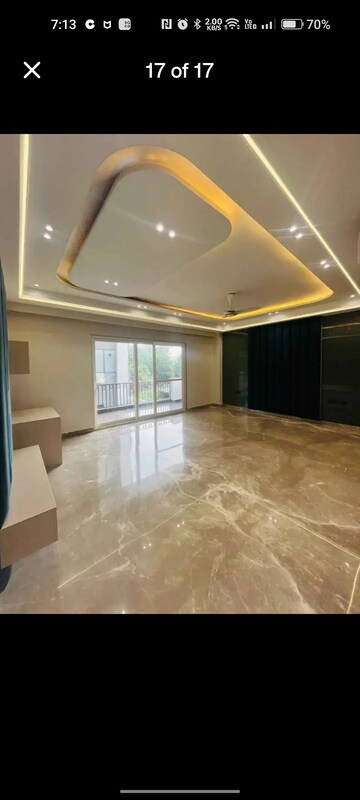 Room in 4 BHK Builder Floor at South City 1 – for Sale