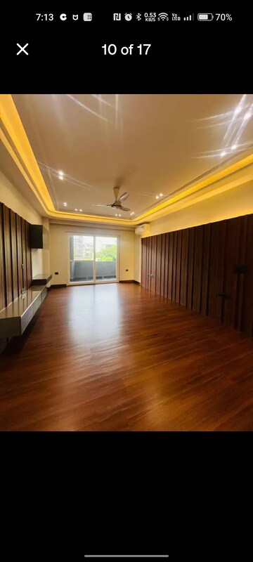 Room in 4 BHK Builder Floor at South City 1 – for Sale